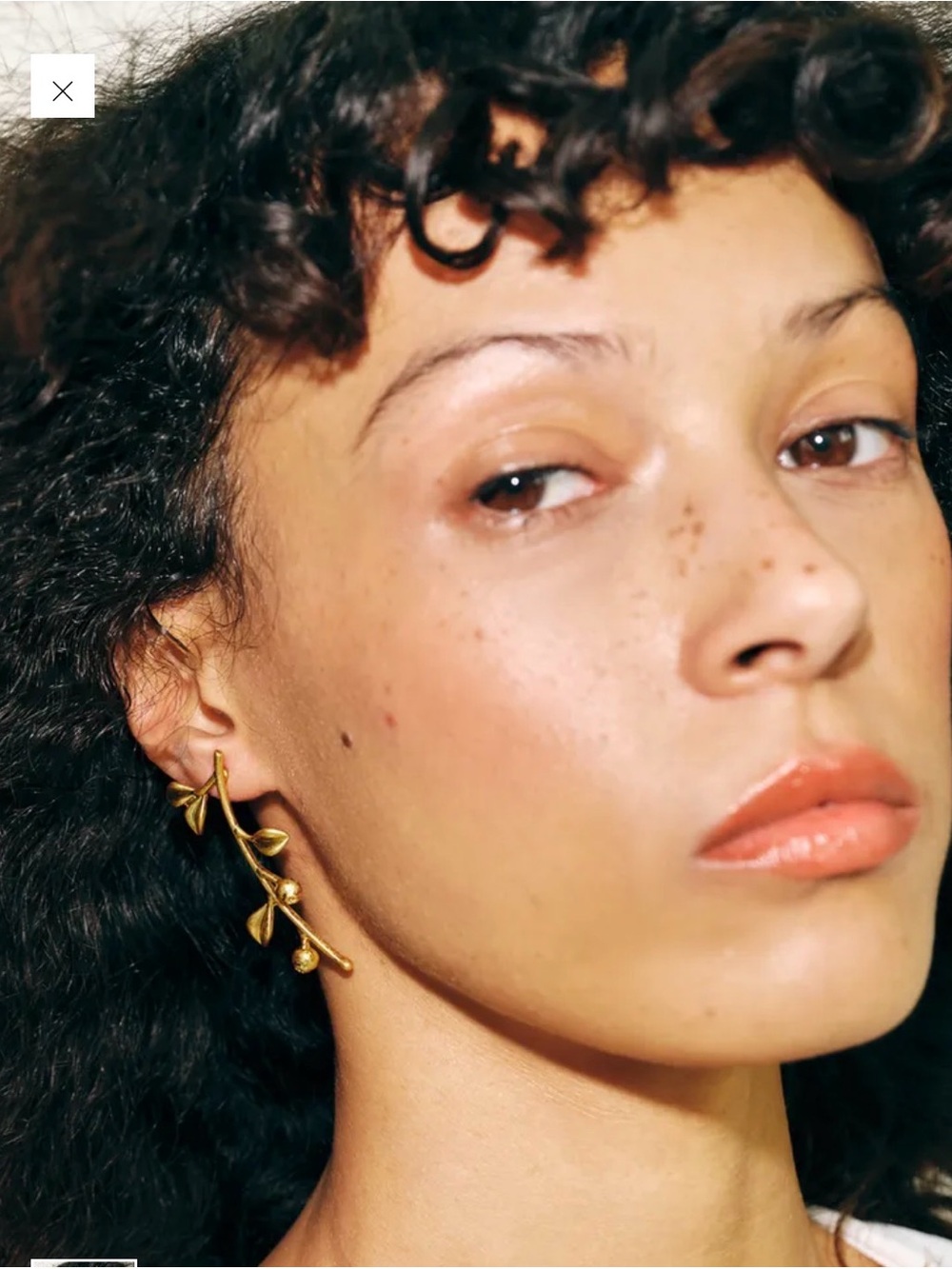 Zara METALLIC FLORAL EARRINGS
